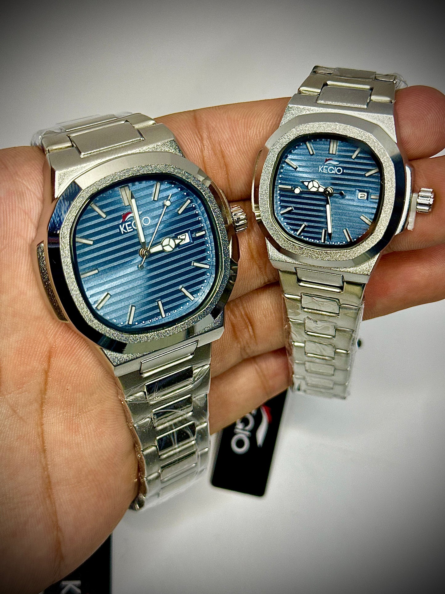 Kegio - Land Dweller Couple (Date Display)