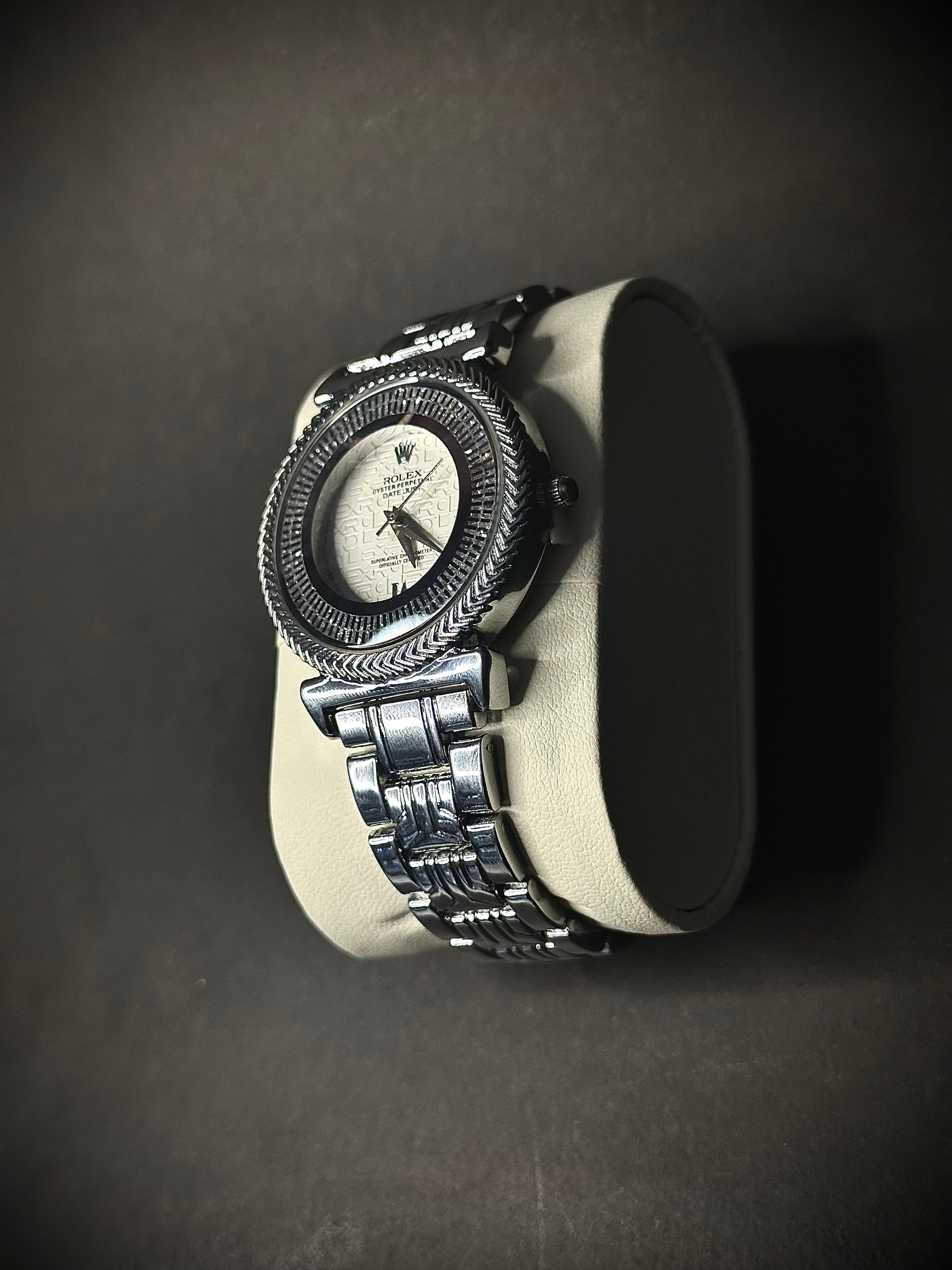 ROLEX - Diamond Dots | Swiss Movement | Luxurious