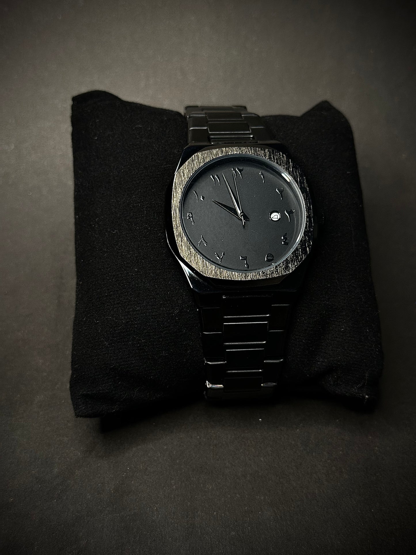 Arabic Aura - Arabic index | metallic Chain | Date Perpetual